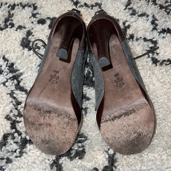 TORY BURCH Gray leather Lace Up High Heel Booties with wood sole Size 8 - Picture 7 of 8